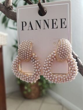 PANNEE Gold and White Pearl Earrings
